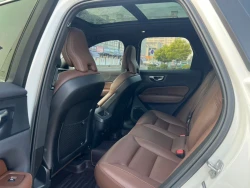 ​Volvo XC60 6