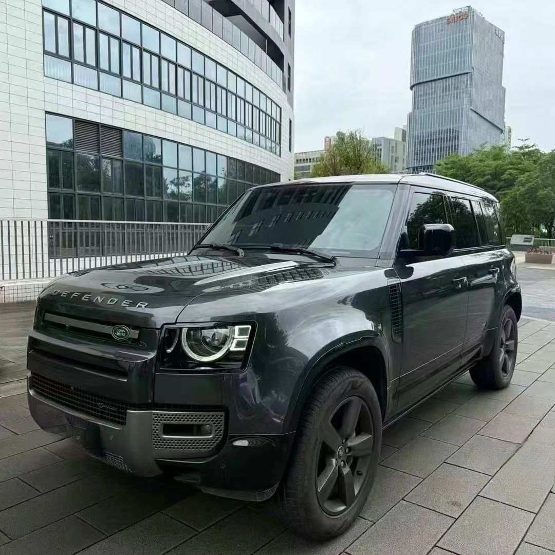 Land RoverDefender 110 P400    Dark Special Edition 0