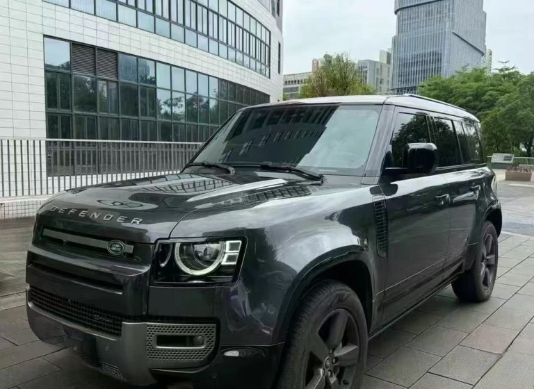 Land RoverDefender 110 P400    Dark Special Edition