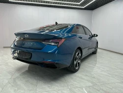 Hyundai Elantra 5
