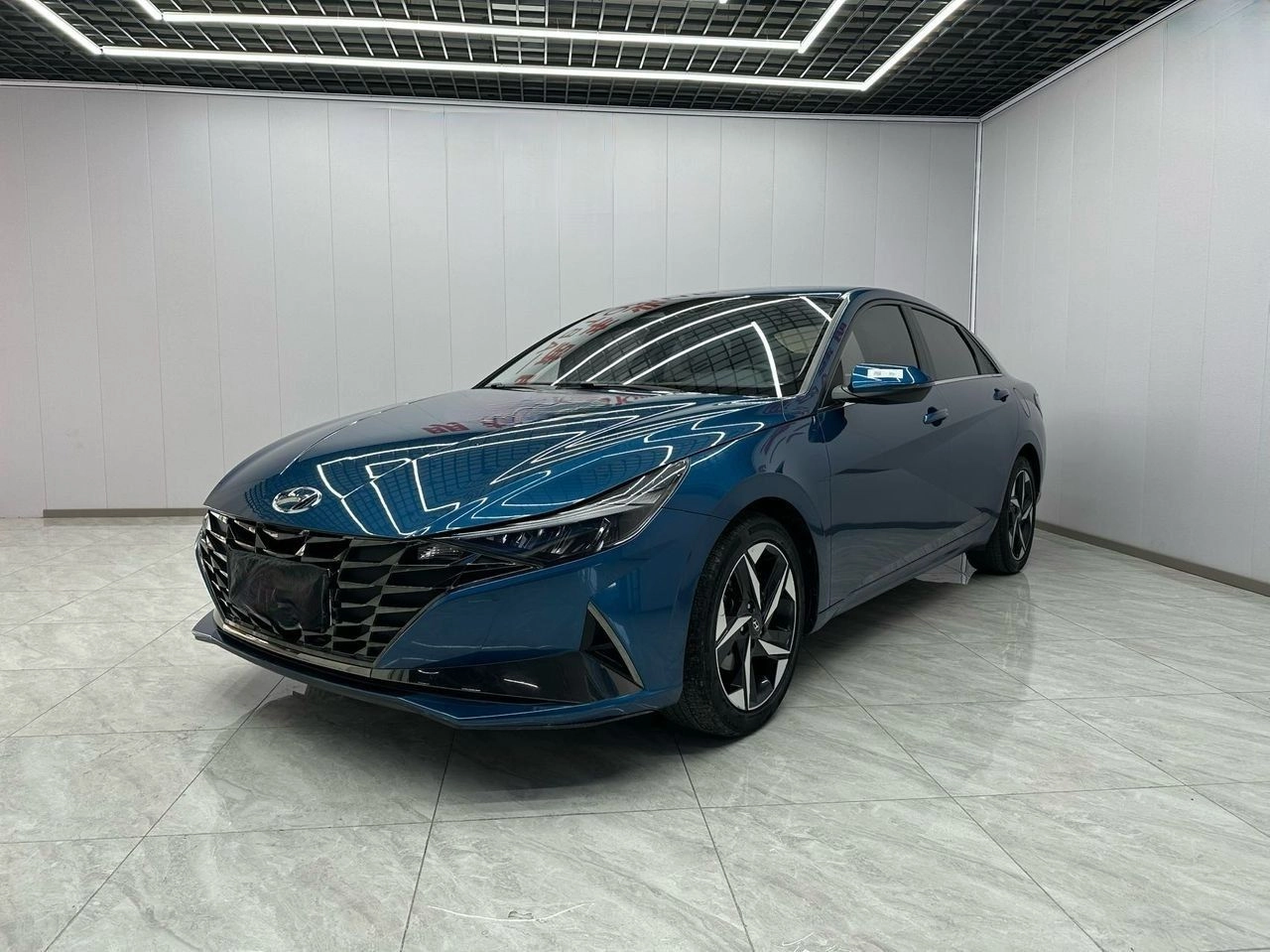 Hyundai Elantra 0