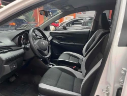 Toyota Yaris L X 6