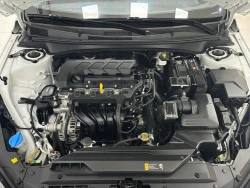 Hyundai Elantra 1