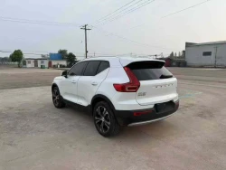 Volvo XC40 T4 Luxury Edition 2
