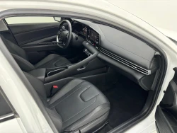 Hyundai Elantra 3