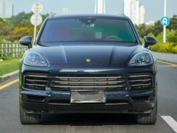 Porsche Cayenne 1