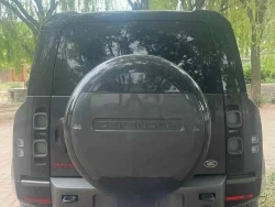 Land Rover Defender 9