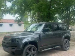 Land Rover Defender 1