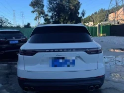 Porsche Cayenne 1