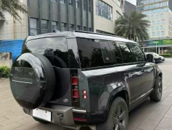 Land RoverDefender 110 P400    Dark Special Edition 4