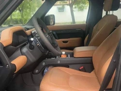 Land Rover Defender 11