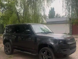 Land Rover Defender 7