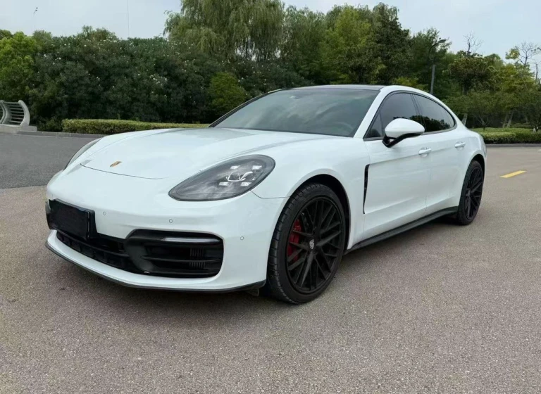 P​orsche Panamera