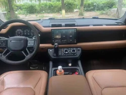Land Rover Defender 8