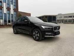 Volvo XC60 B5 Luxury Edition 1