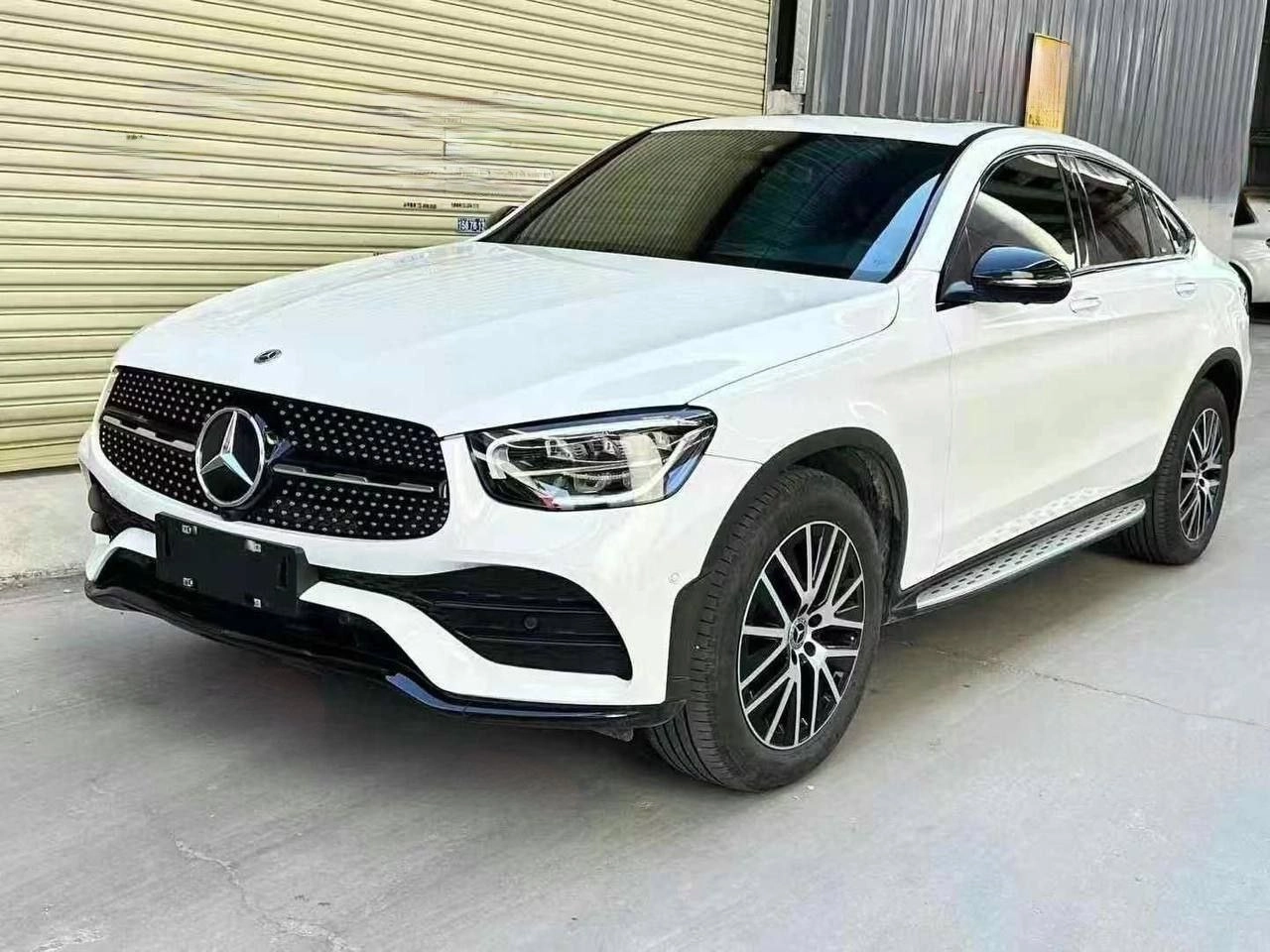 Mercedes-Benz GLC300 4MATIC Coupe 0