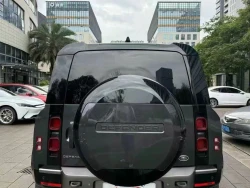 Land RoverDefender 110 P400    Dark Special Edition 5