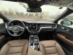 Volvo XC60 B5 Luxury Edition 5